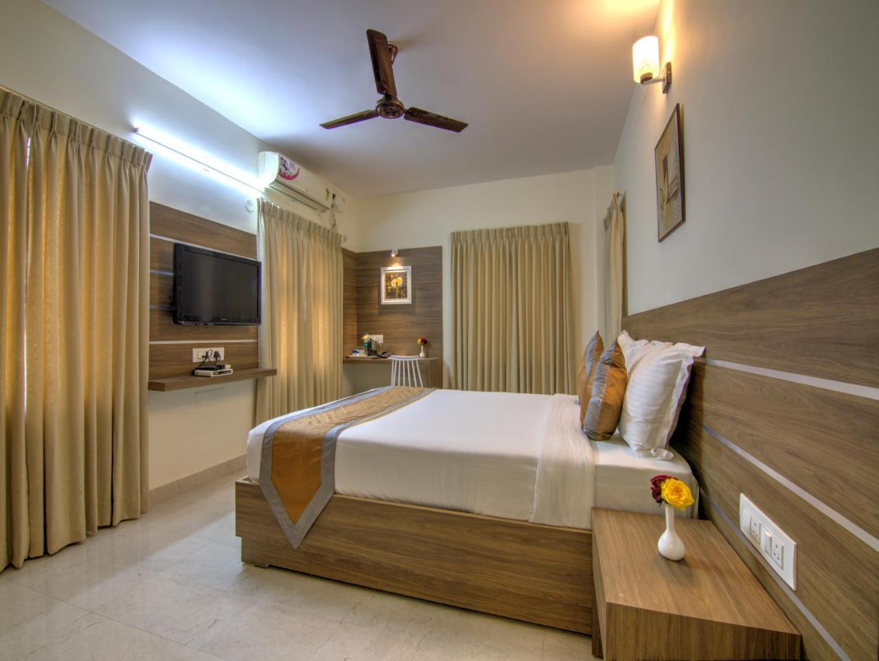 Sunshine Suites Grand Deluxe Бангалор Экстерьер фото