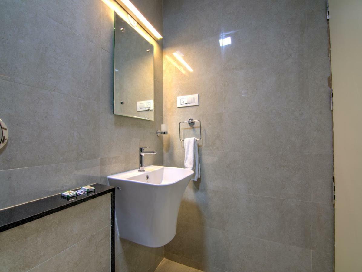 Sunshine Suites Grand Deluxe Бангалор Экстерьер фото